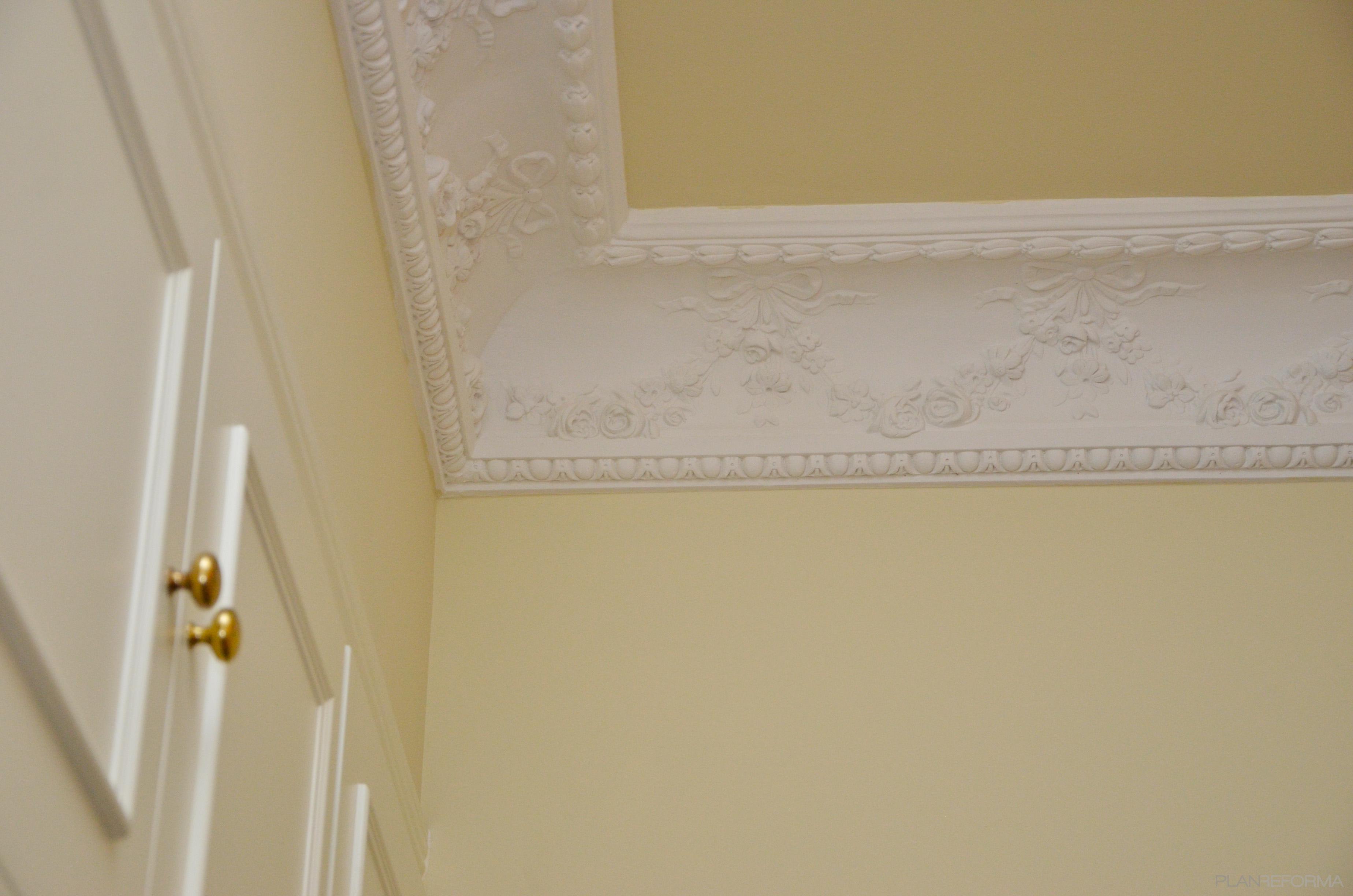 Dormitorio Estilo clasico Color beige, blanco  diseñado por Mirmen Arquitectura - Interiorismo - Reformas | Arquitecto | Copyright Propietario