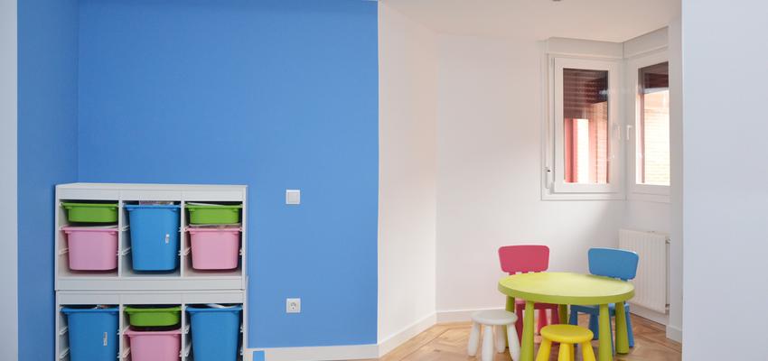 Dormitorio Estilo contemporaneo Color azul, marron, blanco  diseñado por Mirmen Arquitectura - Interiorismo - Reformas | Arquitecto | Copyright Propietario