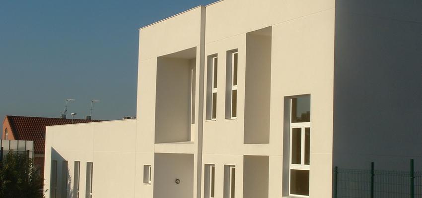Exterior style moderno color blanco  diseñado por LUMAR PD SLU | Arquitecto 