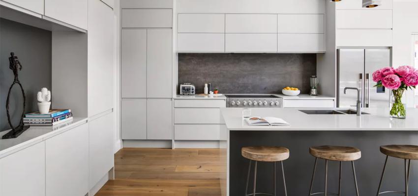 Cocina Estilo clasico Color marron, negro  diseñado por Refforma - Obras y reformas | Gremio | Copyright cocina