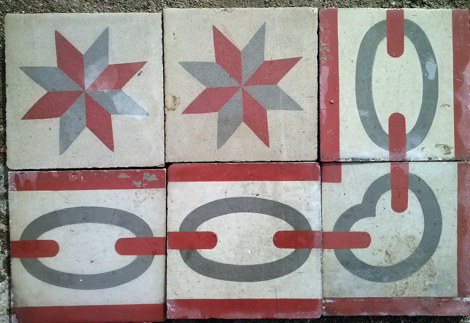 style mediterraneo color rojo, gris, gris  diseñado por anticuable | Marca colaboradora 