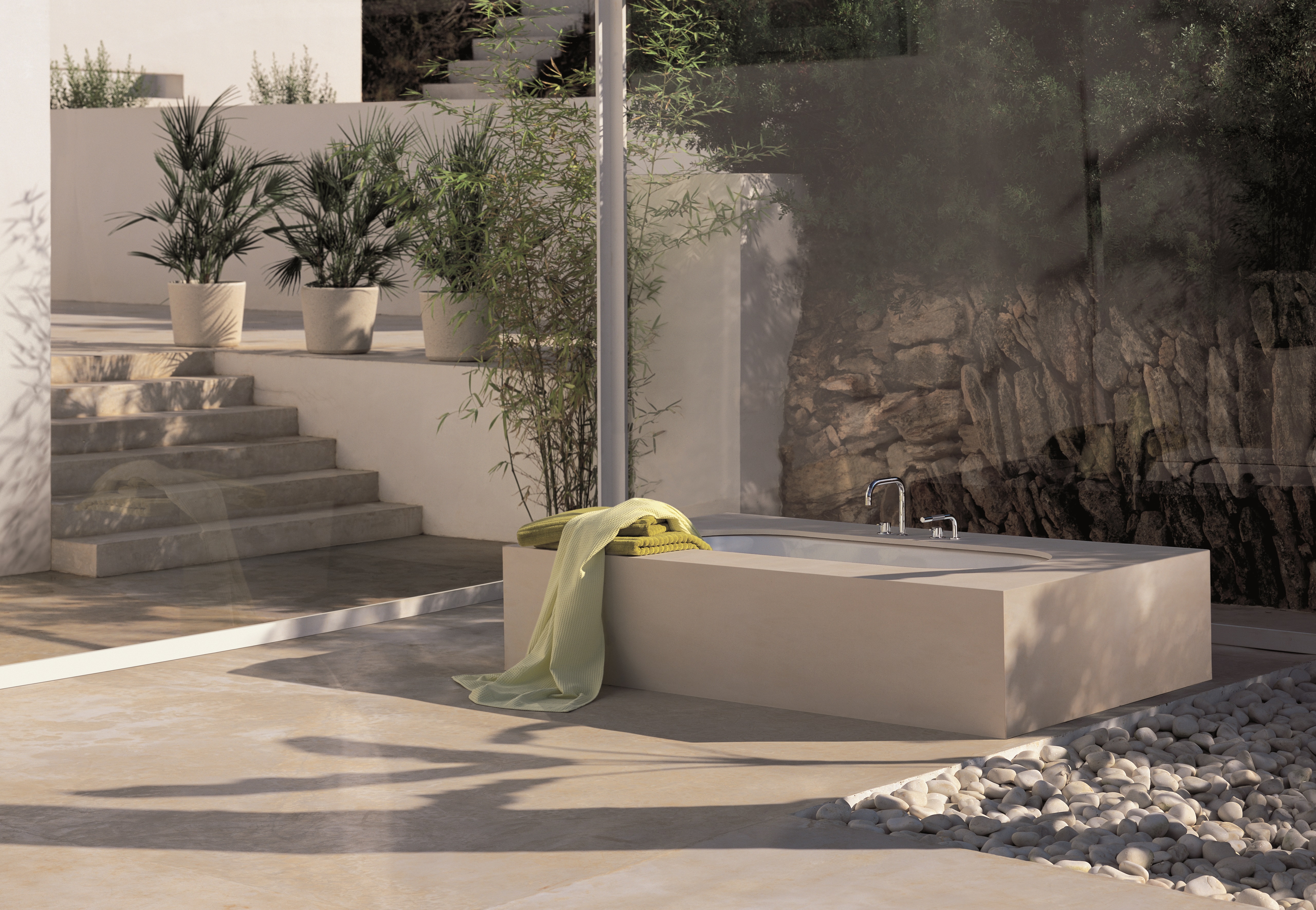 Baño style contemporaneo color verde, beige, beige, blanco  diseñado por Vola | Marca colaboradora 