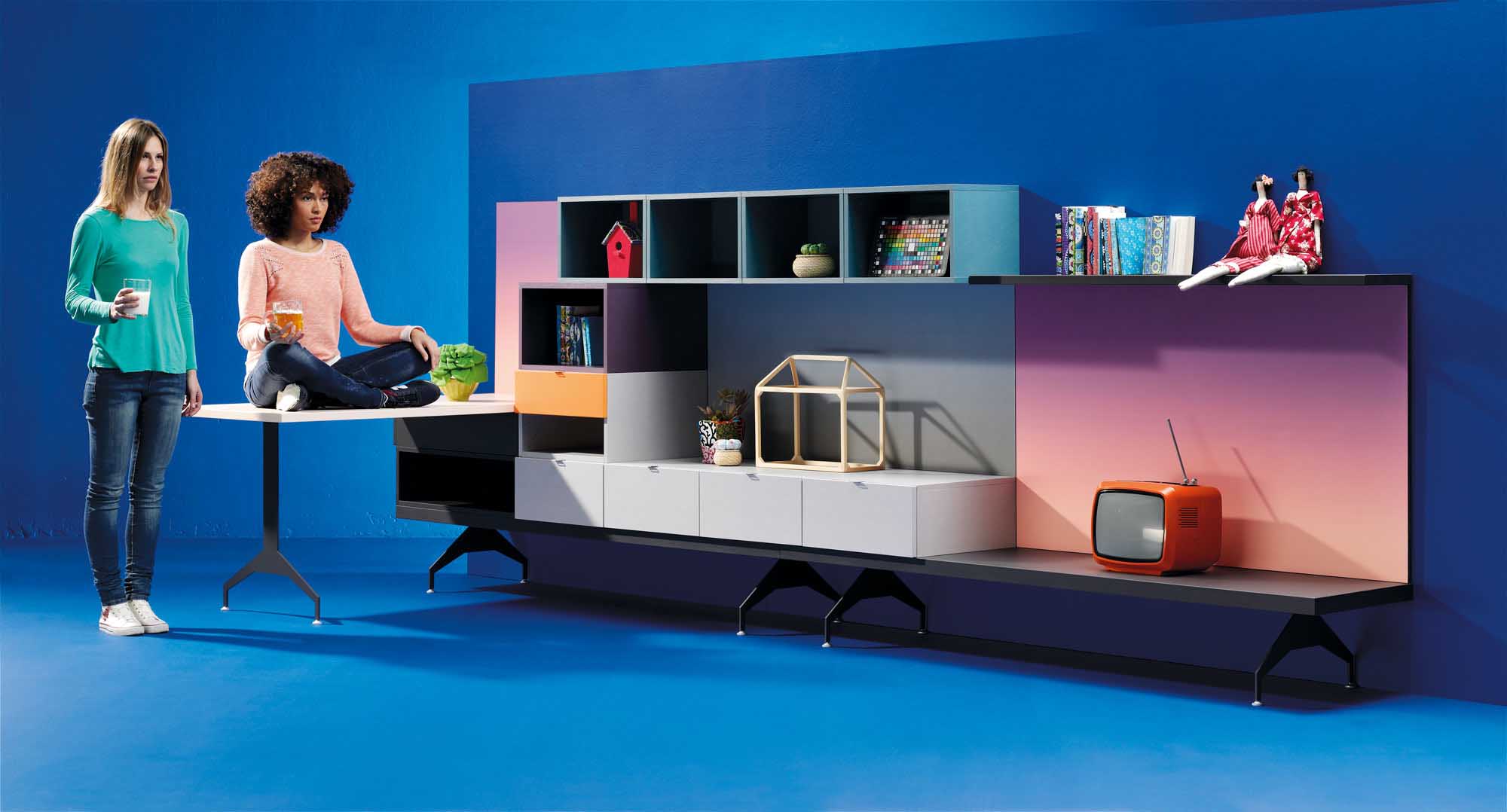 Dormitorio style moderno color rosa, ocre, blanco, negro  diseñado por MUEBLES LAGRAMA | Marca colaboradora | Copyright Lagrama