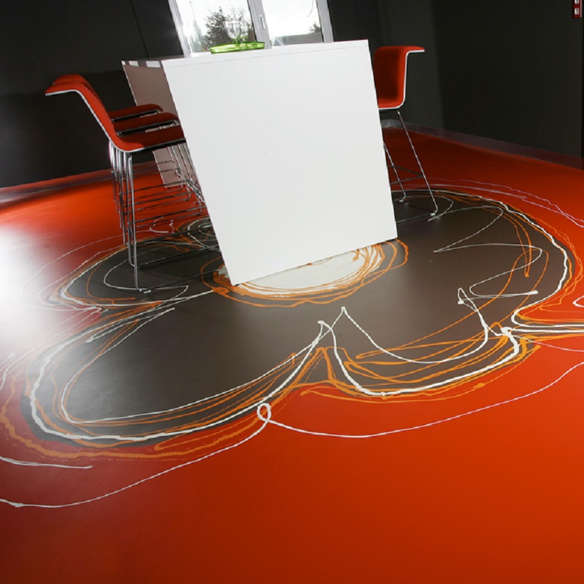 Oficina style contemporaneo color rojo, ocre, blanco, negro  diseñado por bombardearte s.l | Marca colaboradora | Copyright si