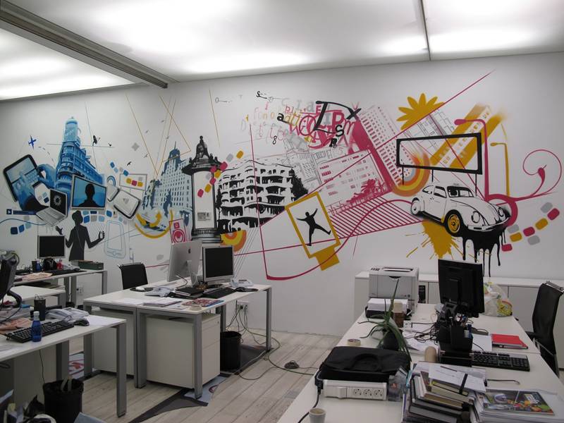 Sala de conferencias style contemporaneo color ocre, azul, rosa, blanco, negro  diseñado por bombardearte s.l | Marca colaboradora | Copyright si