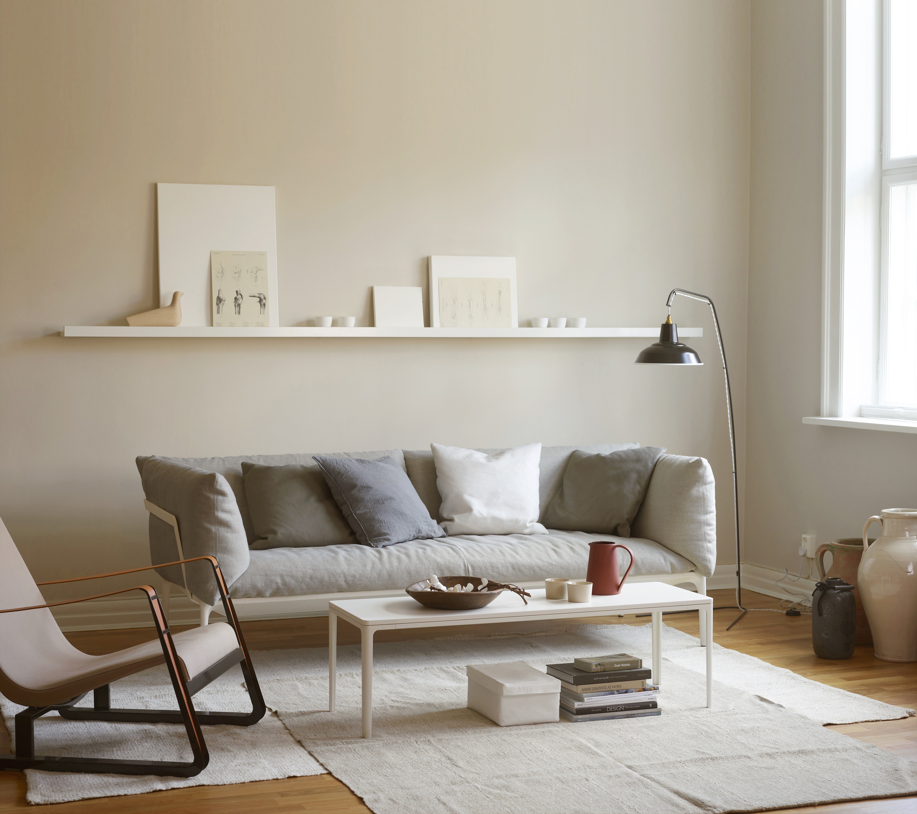 Sala de la TV style contemporaneo color azul, marron, beige, blanco  diseñado por jotun ibérica | Marca colaboradora | Copyright Pinturas Jotun