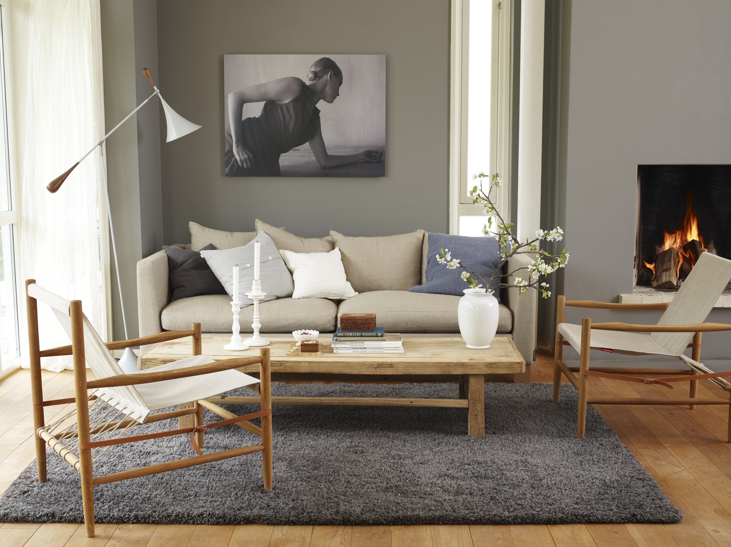 Sala de la TV style contemporaneo color azul, beige, marron, beige, blanco  diseñado por jotun ibérica | Marca colaboradora | Copyright Pinturas Jotun