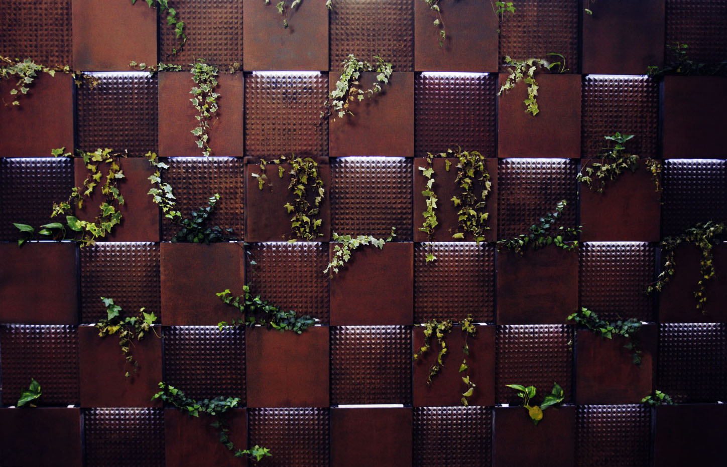 Oficina, Restaurante, Hotel style moderno color verde, marron  diseñado por SERASTONE | Marca colaboradora | Copyright Serastone®