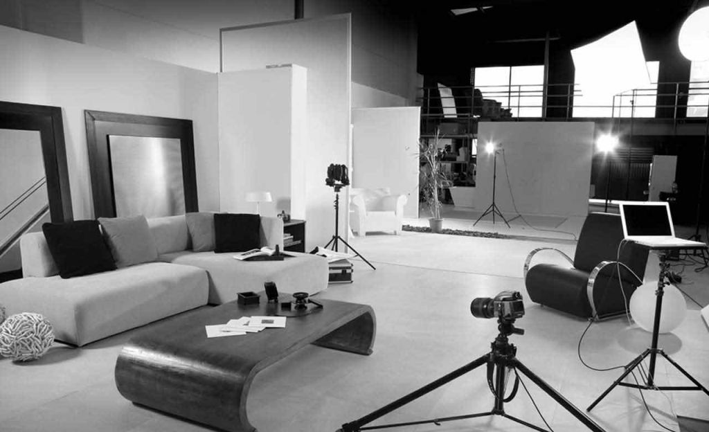 Sala de musica style contemporaneo color blanco, gris, gris, negro  diseñado por keraben | Marca colaboradora | Copyright Keraben