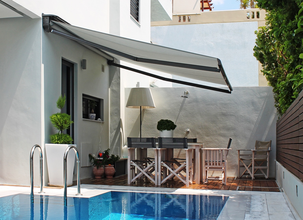 Piscina, Jardin style contemporaneo color azul, blanco, negro  diseñado por Shadelab | Marca colaboradora 