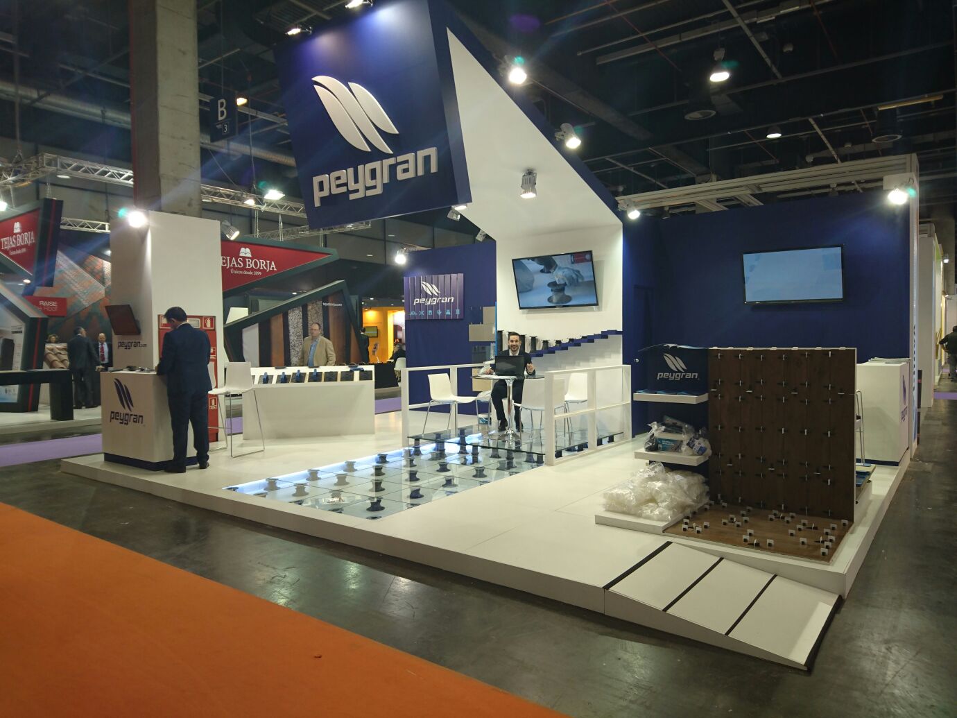 Comedor, Cocina Estilo contemporaneo Color azul oscuro  diseñado por Industrias Peygran | Marca colaboradora | Copyright Producto patentado