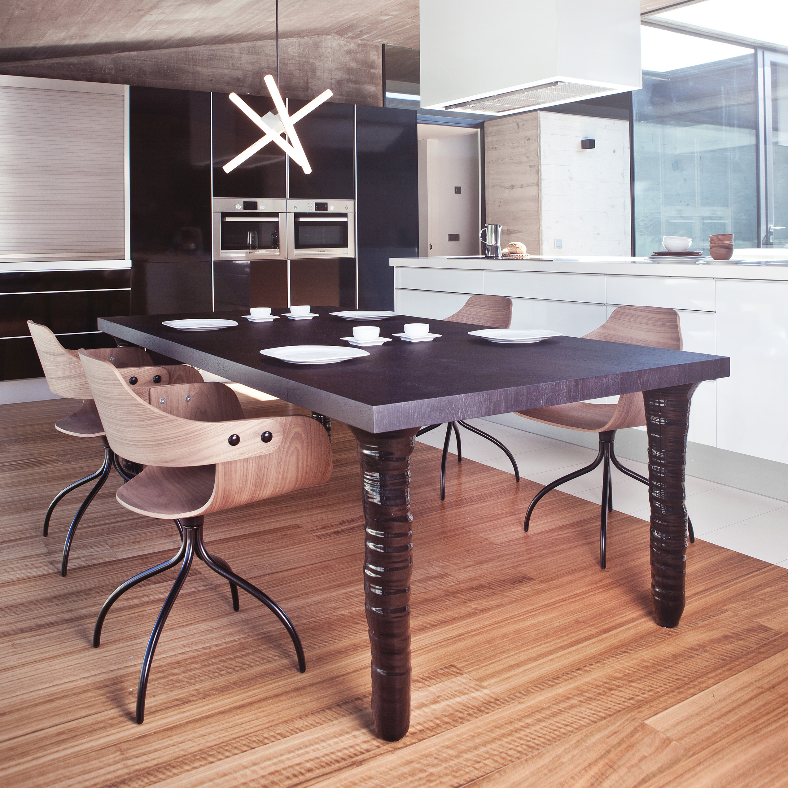 Estudio, Comedor, Cocina Estilo contemporaneo Color beige, gris, negro  diseñado por BD Barcelona Design | Marca colaboradora | Copyright BD Barcelona Design