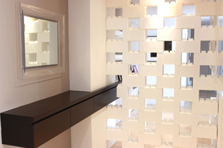 Comedor, Salon, Hotel style contemporaneo color beige, marron, blanco  diseñado por Everblock Spain | Marca colaboradora | Copyright Everblock Systems LLC.