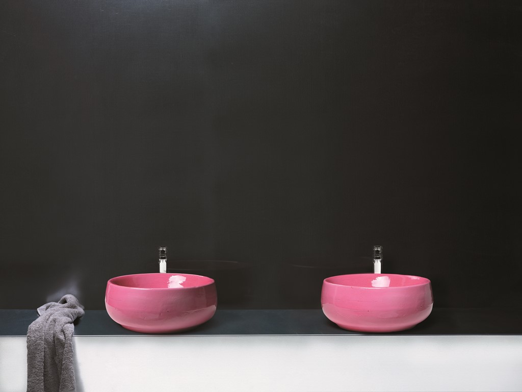 Baño style moderno color gris  diseñado por CAZAÑA DESIGN | Marca colaboradora | Copyright Lavabo Porcelana Sobreencimera en diferente acabados, tambien disponible a suelo.